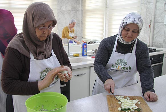 74 yanda yemek kursuna gidiyor