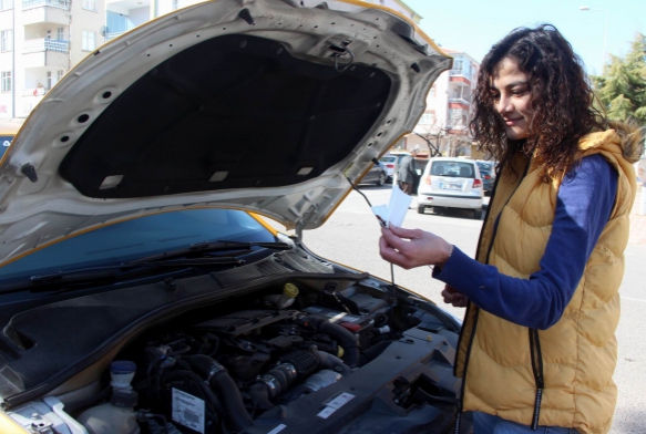 Kadn taksici Hsne: Kadnlar dnyay ynetebilecek gte