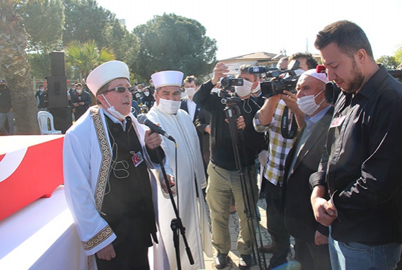 ehidin cenaze namazn imam olan babas kldrd, szleri ders verdi