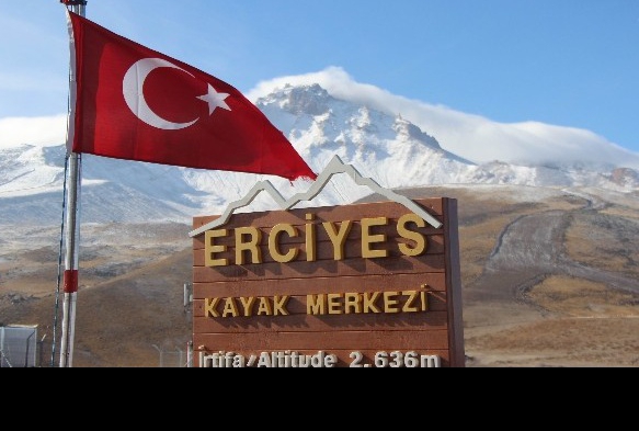 Haziran aynda Erciyes'e kar yad