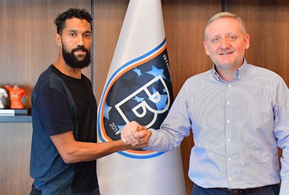 Baakehir'de Gael Clichy ile yollar ayrld