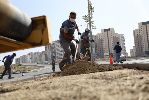 Melikgazi'de yollar hem yenileniyor hem de aalandrlyor