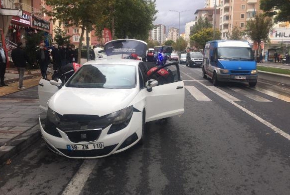 Polisin 'dur' ihtarna uymayan otomobilde bonzai ele geirildi