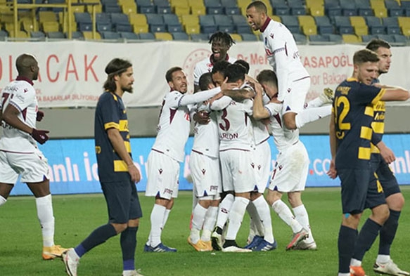 Trabzonspor, 21 ma sonra ilk peinde 