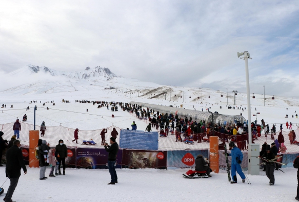 Erciyes'te smestir tatili younluu