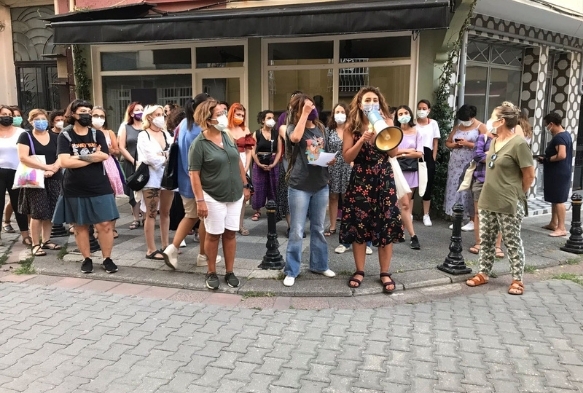 17 yanda kz ocuuna iren tacize kadnlardan protesto