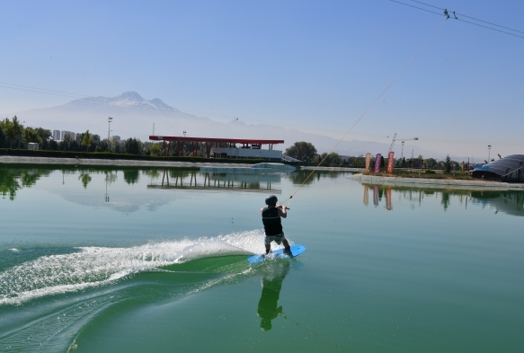 Rus turistler Bykehir Sukaypark' tercih etti