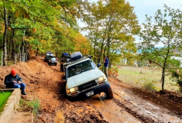 Kazdalar off road merakllarnn urak noktas oldu