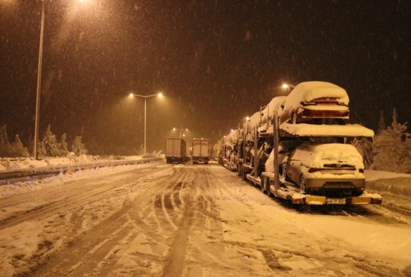 TEMde trafik Bolu Tnelinden Dzceye ulat