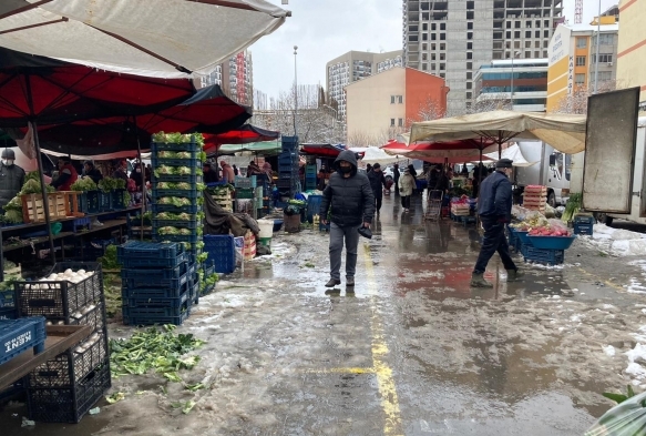 Souk havalar pazar tezgahlarn vurdu