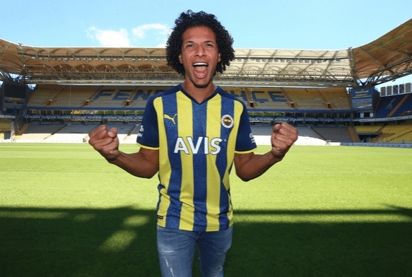 Fenerbahe Willian Arao transferini duyurdu