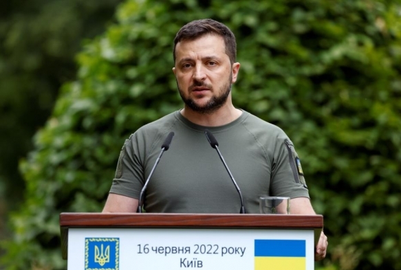 Zelenskiy, Gvenlik Servisi Bakan ve Basavcsy grevden ald