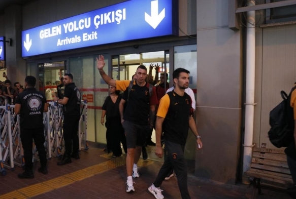 Galatasaray,  Adanaya geldi
