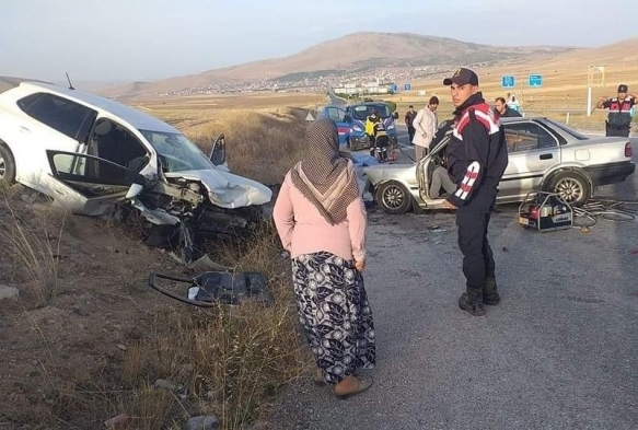 Konya'da feci kaza: 5 l, 2 ar yaral