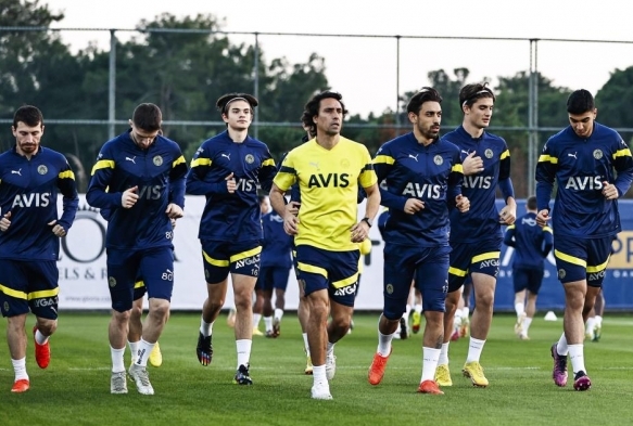 Fenerbahe, Antalyadaki ilk almasn yapt