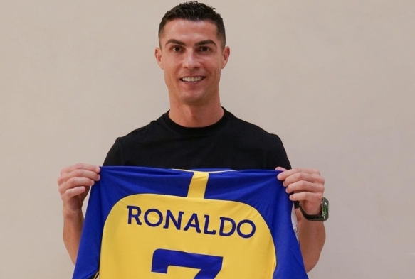 Cristiano Ronaldo resmen Al Nassr'da