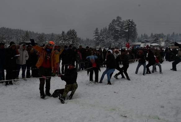 Yayla kış festivaline büyük ilgi: 10 bin kişi ziyaret etti