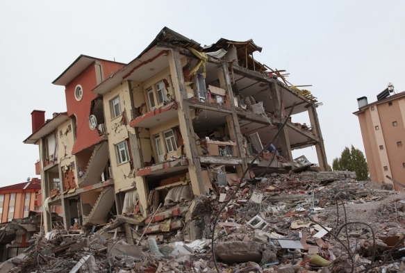 Deprem Korkusu Neden Olur? Nelere Dikkat Edilmeli? 