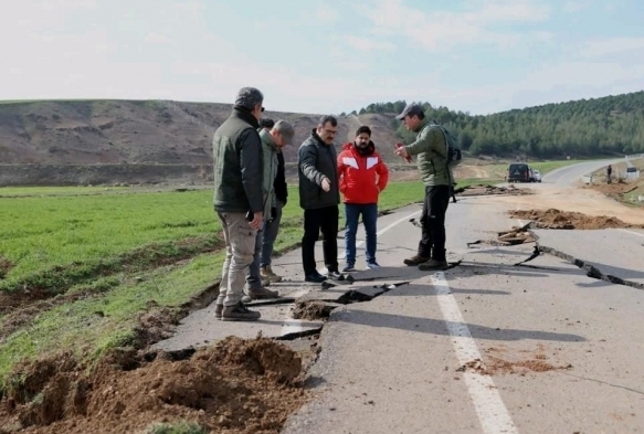 Deprem blgesinde inceleme yapan uzman aklad