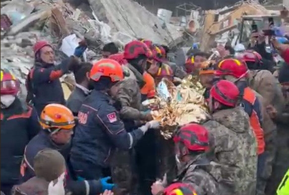 Hatay'da depremin 278. saatinde inanlmaz kurtulu