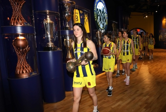 Fenerbahe Kadn Basketbol Takm, EuroLeague kupasn getirdi