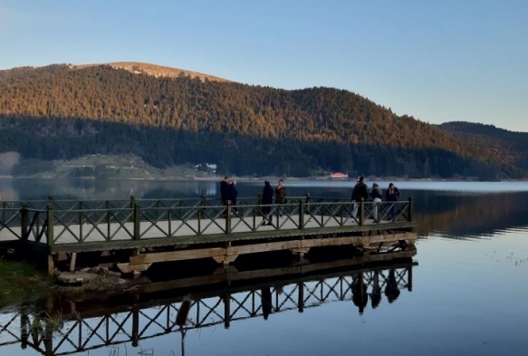 Tatilciler Abant Gl Milli Park'na akn etti