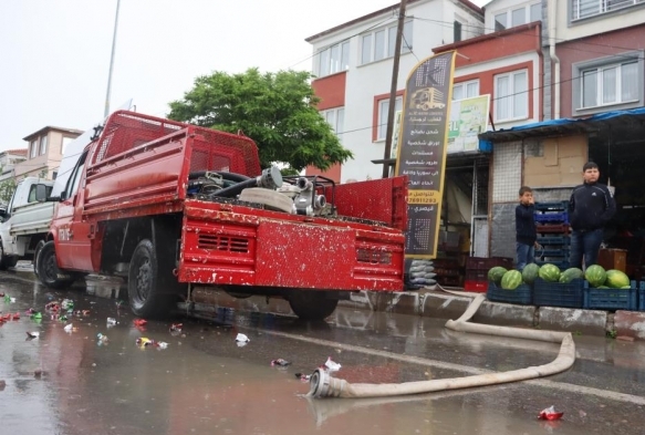 Kayseri'de saanak ya: Evleri ve dkkanlar su bast