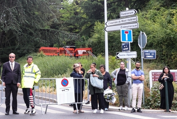 Fransada polis kurunuyla len gen defnedildi