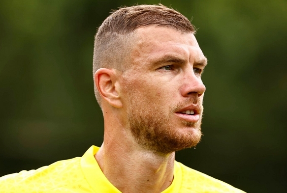 Edin Dzeko, ilk antrenmanna kt