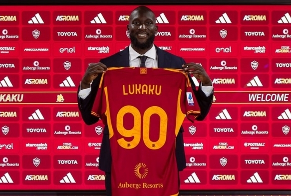 Roma, Romelu Lukaku'yu kiralk olarak kadrosuna katt