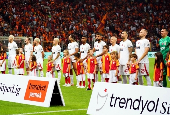 Galatasaray, Sper Ligdeki yenilmezliini 10 maa kard