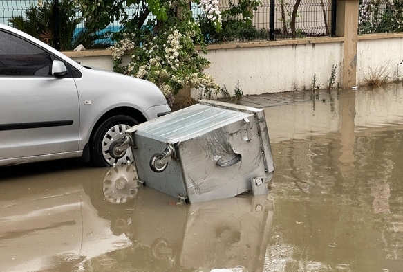 Adana'da Feci Fırtına!