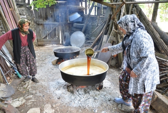 Pekmez kazanları kaynamaya başladı