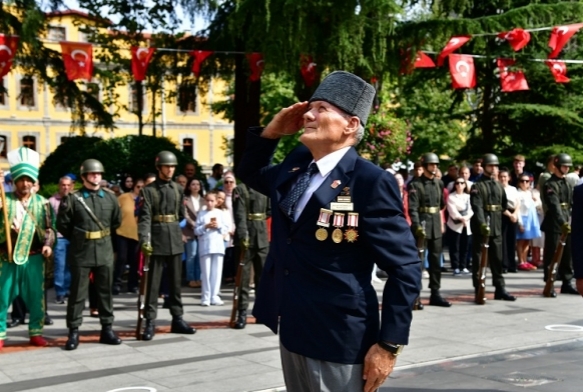 50 yıl sonra gğsnde mermi olduğunu ğrendi