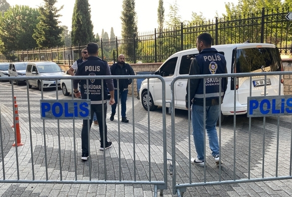 Cem Garipoğlu'nun aılacağı mezarı iin polis