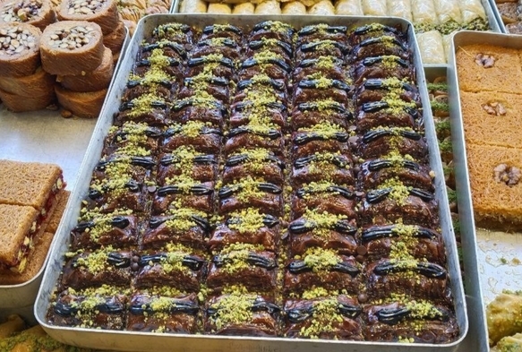 ikolatadan sonra, ilk defa Dubai baklavası