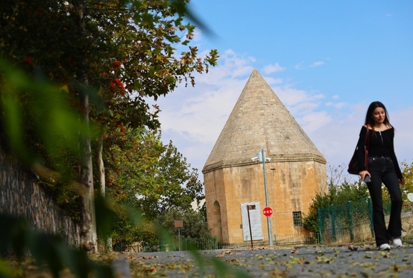 5 bin yıllık tarihi mahalle dimdik ayakta