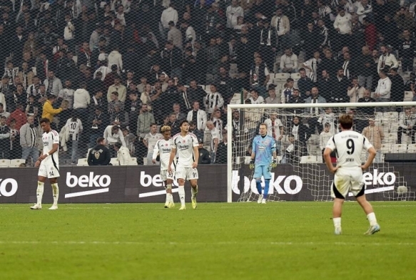 Beşiktaş, Sper Ligde evindeki ilk yenilgisini aldı