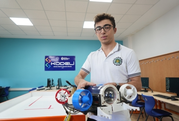 ğrencilerin su altı robotu birinci oldu