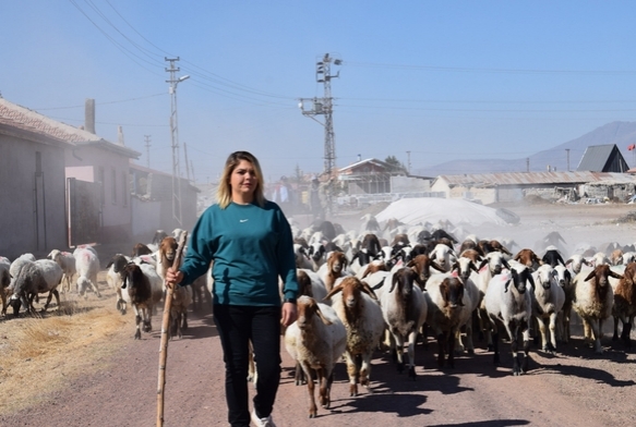 niversiteli Annenin Hayatı...!