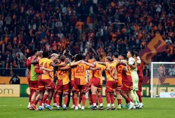 Galatasaray ligin ilk yarısına lider girdi