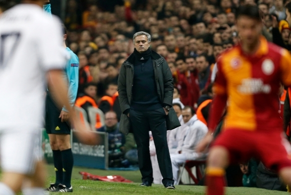 Jose Mourinho, 3. derbisinde ilk peinde