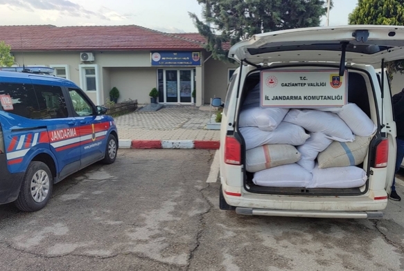 Jandarma milyonluk malzemeye el koydu