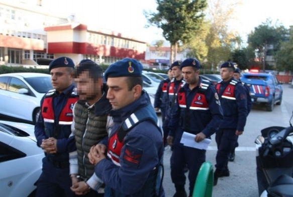 Canl yaynda cinayeti itiraf etti, indirim ald