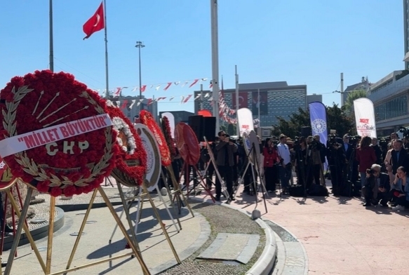 Taksim Meydan'nda 19 Mays treni