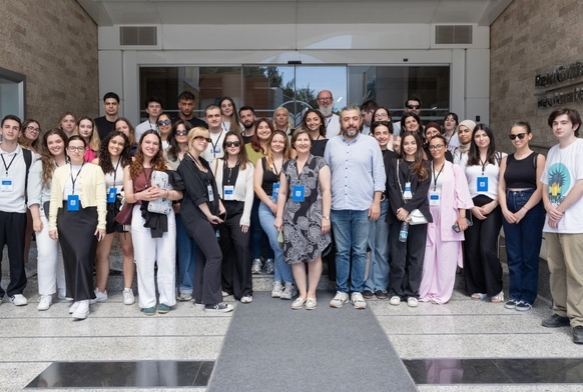 Erasmus rencileri zmirde bulutu