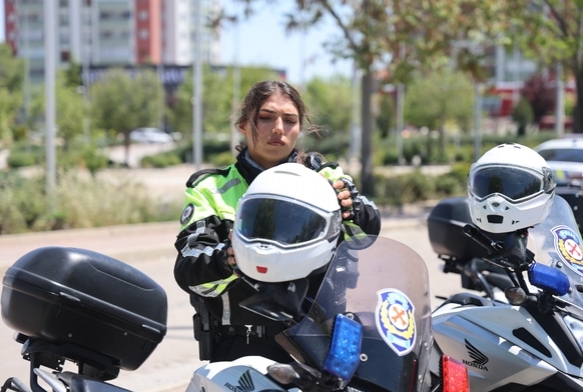 lk kadn ahin polisleri grevde