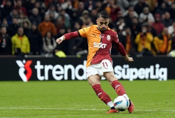 Yunus Akgn, menisks ameliyat oldu