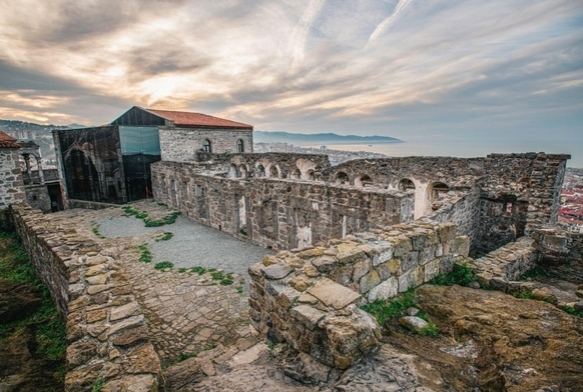 Mzelere ve tarihi yaplara youn ilgi