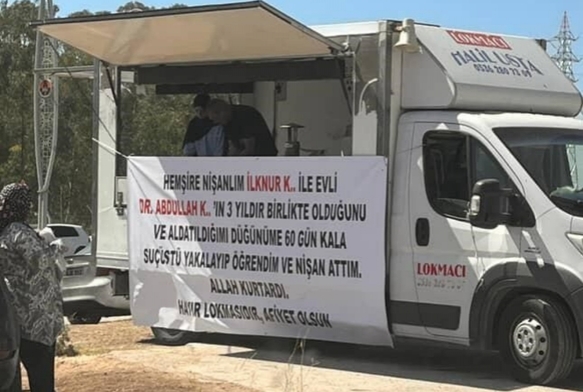 Aldatıldığını öğrenince hayır lokması dağıttı